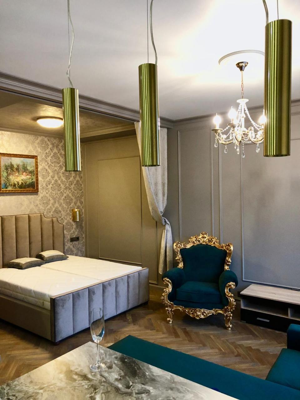 So Luxury Apartment In The Heart Of Minsk Near Circus エクステリア 写真